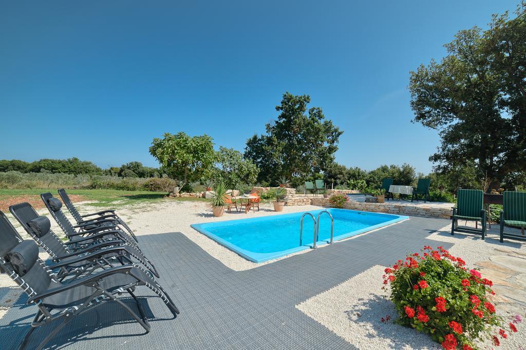 Beautiful Villa Palera With Private Pool Near Pula Ližnjan Exteriör bild